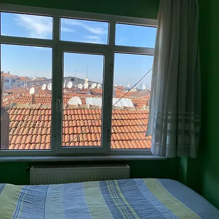Ueskuedar Merkezde Ve Kadikoey'e 5 Dk Uzaklikta Ev Istambul