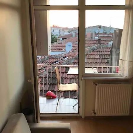 Ueskuedar Merkezde Ve Kadikoey'e 5 Dk Uzaklikta Ev