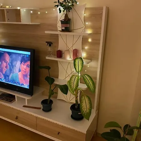 Daire Ueskuedar Merkezde Ve Kadikoey'e 5 Dk Uzaklikta Ev İstanbul