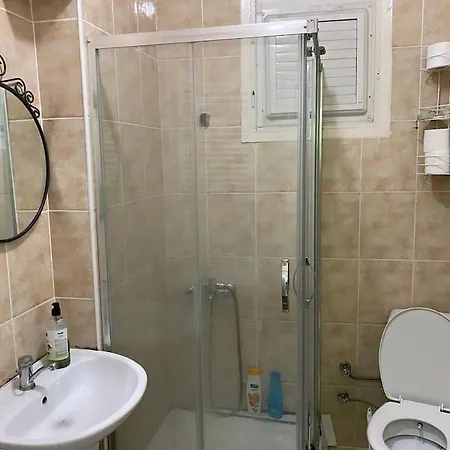 Ueskuedar Merkezde Ve Kadikoey'e 5 Dk Uzaklikta Ev İstanbul