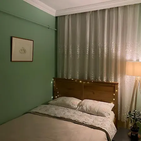 Daire Ueskuedar Merkezde Ve Kadikoey'e 5 Dk Uzaklikta Ev *